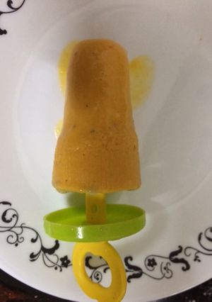 A picture of Mango kulfi.