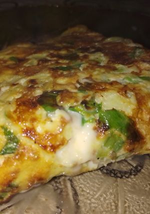 Una foto de Omelette de Cebollita de Verdeo y Queso