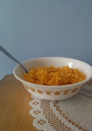 A picture of Mac and cheese.