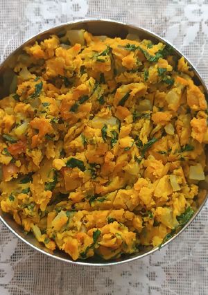 A picture of Carrot and radish in gram flour (Subji).