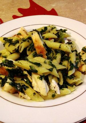 A picture of Spinach And Garlic Penne With Chicken.