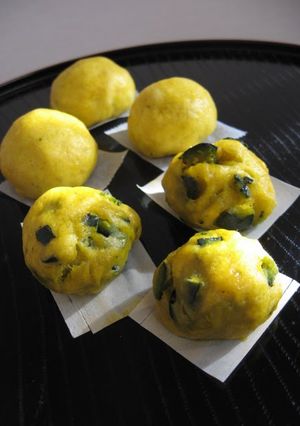 A picture of Springy Steamed Kabocha Squash Buns.