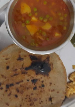 बाजरे की रोटी (bajre ki roti recipe in Hindi) रेसिपी मुख्य फोटो