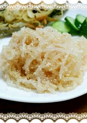 A picture of Japanese-style Tarako Pasta using Shirataki Noodles.
