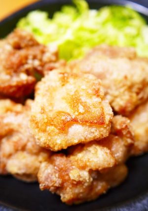 A picture of Juicy and Delicious! Chicken Thigh Salty Karaage.