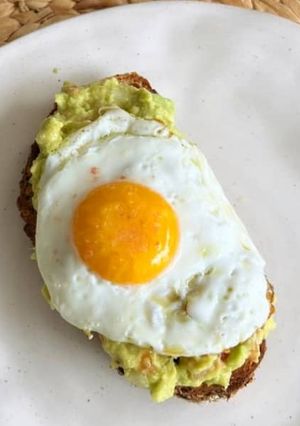Foto de Ovo e Abacate em tosta