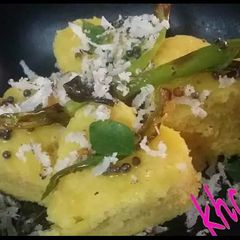 A picture of Khaman Dhokla.