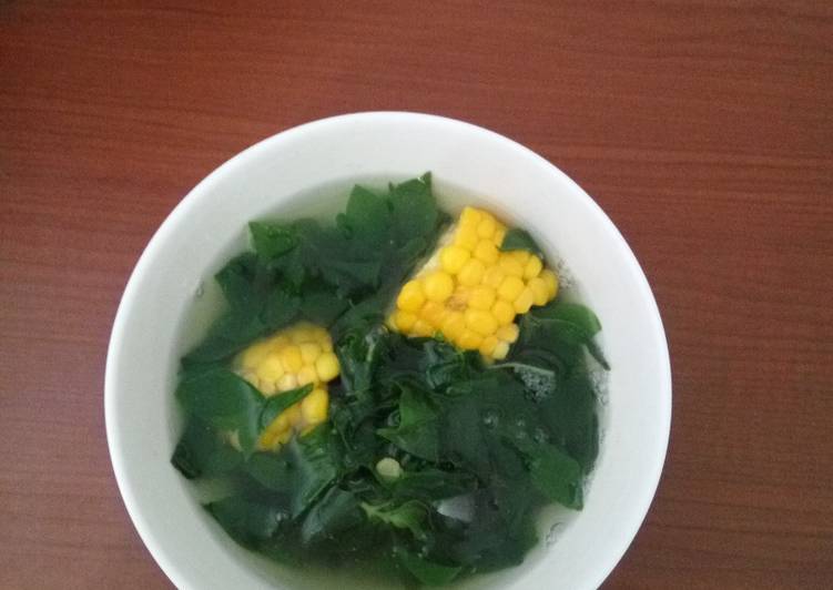 Sayur bening daun katuk jagung