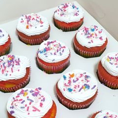 A picture of Rainbow Cupcakes.