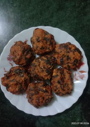 A picture of Tora leaves fritters.