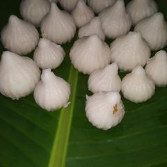 A picture of Modak.