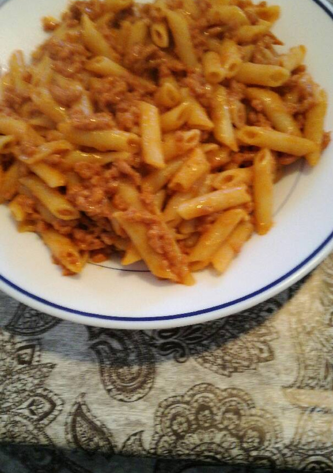 Una foto de Macarrones a la boloñesa