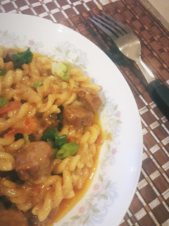 A picture of Cheesy Smoked Sausage & Pasta.