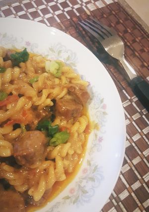 A picture of Cheesy Smoked Sausage & Pasta.