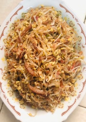 A picture of Mung Bean Sprouts Veggie Stir Fry.