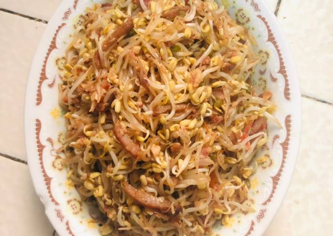 Recipe of Homemade Mung Bean Sprouts Veggie Stir Fry