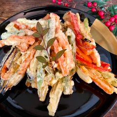 Rainbow Vegetables Tempurað A picture of Rainbow Vegetables Tempurað.