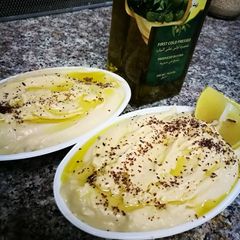 A picture of Hummus.