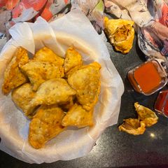 A picture of Chinese samosa/ noodles samosa.