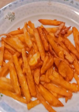 A picture of Crispy fries with gram flour.