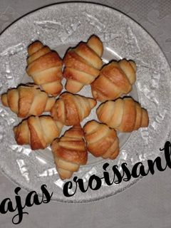 Vajas croissant recept fotója