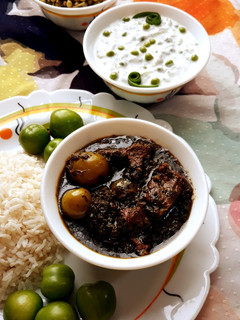 عکسی از دستور خورش آلوچه
