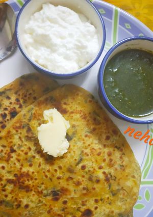 A picture of Healthy Methi Paratha with fresh curd & Chutney in Breakfast 😋.