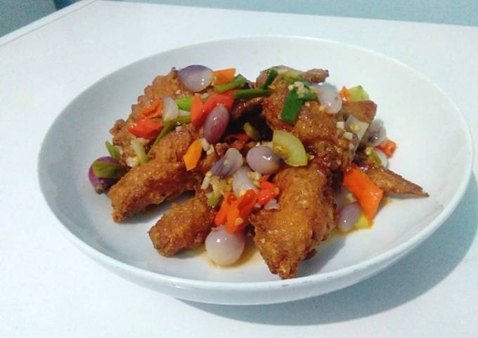 Cara bikin Ayam goreng oseng bawang merah Cara bikin Ayam goreng oseng bawang merah