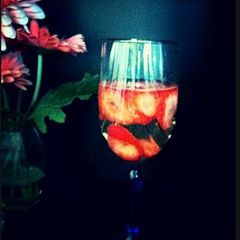 A picture of Strawberry wine.