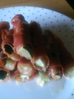 A picture of Mandys Parma ham wrapped zucchini and mozzarella sticks.