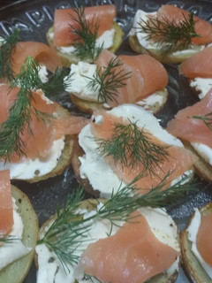 A picture of Smoked Salmon Appertizers.