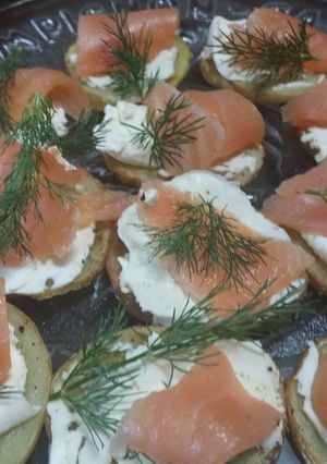 A picture of Smoked Salmon Appertizers.