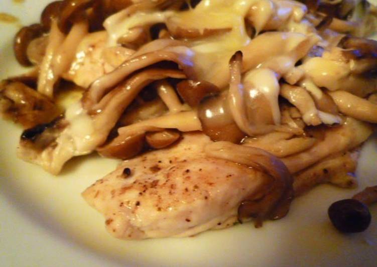 Steamed Mushrooms and Chicken Tenderloins with Cheese