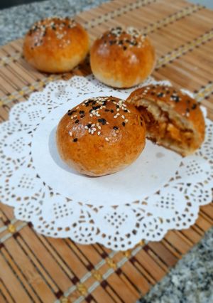 A picture of Stuffed Chicken Bun.