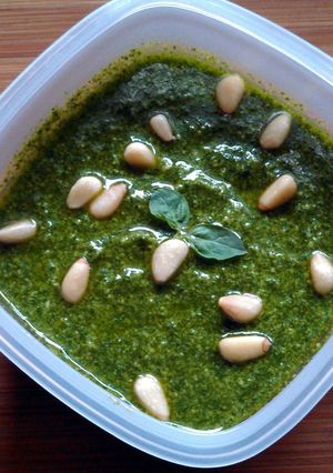 A picture of Chef Thomas's Traditional Pesto.
