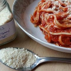A picture of Vickys Vegan Parmesan Cheese Substitute.