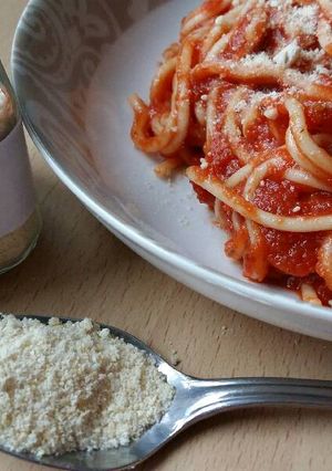 A picture of Vickys Vegan Parmesan Cheese Substitute.