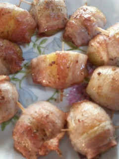 A picture of Bacon wrap potatoes.