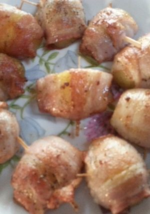 A picture of Bacon wrap potatoes.