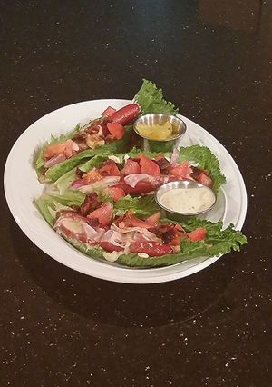 A picture of HotDog Lettuce Wraps.