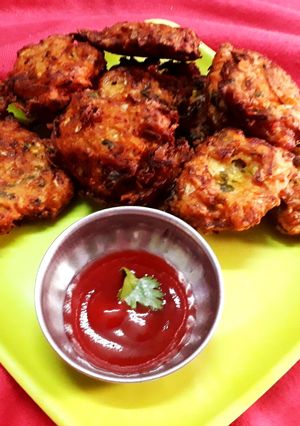 বাঁধা কপির পকোড়া (badhakopir pakora recipe in Bengali) রেসিপির প্রধান ছবি