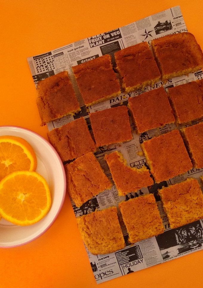 Una foto de Bizcocho vegano de naranja sin huevo