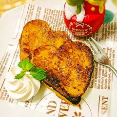 A picture of Fluffy Caramelized French Toast.