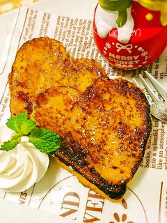 A picture of Fluffy Caramelized French Toast.