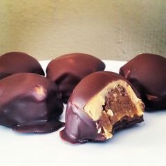 A picture of Salted caramel peanut butter truffles.
