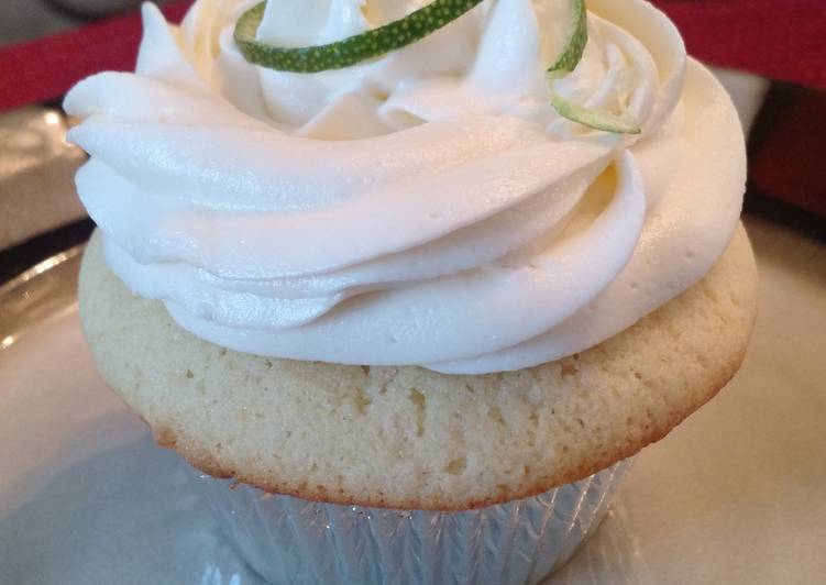 Step-by-Step Guide to Cook Appetizing Margarita Cupcakes