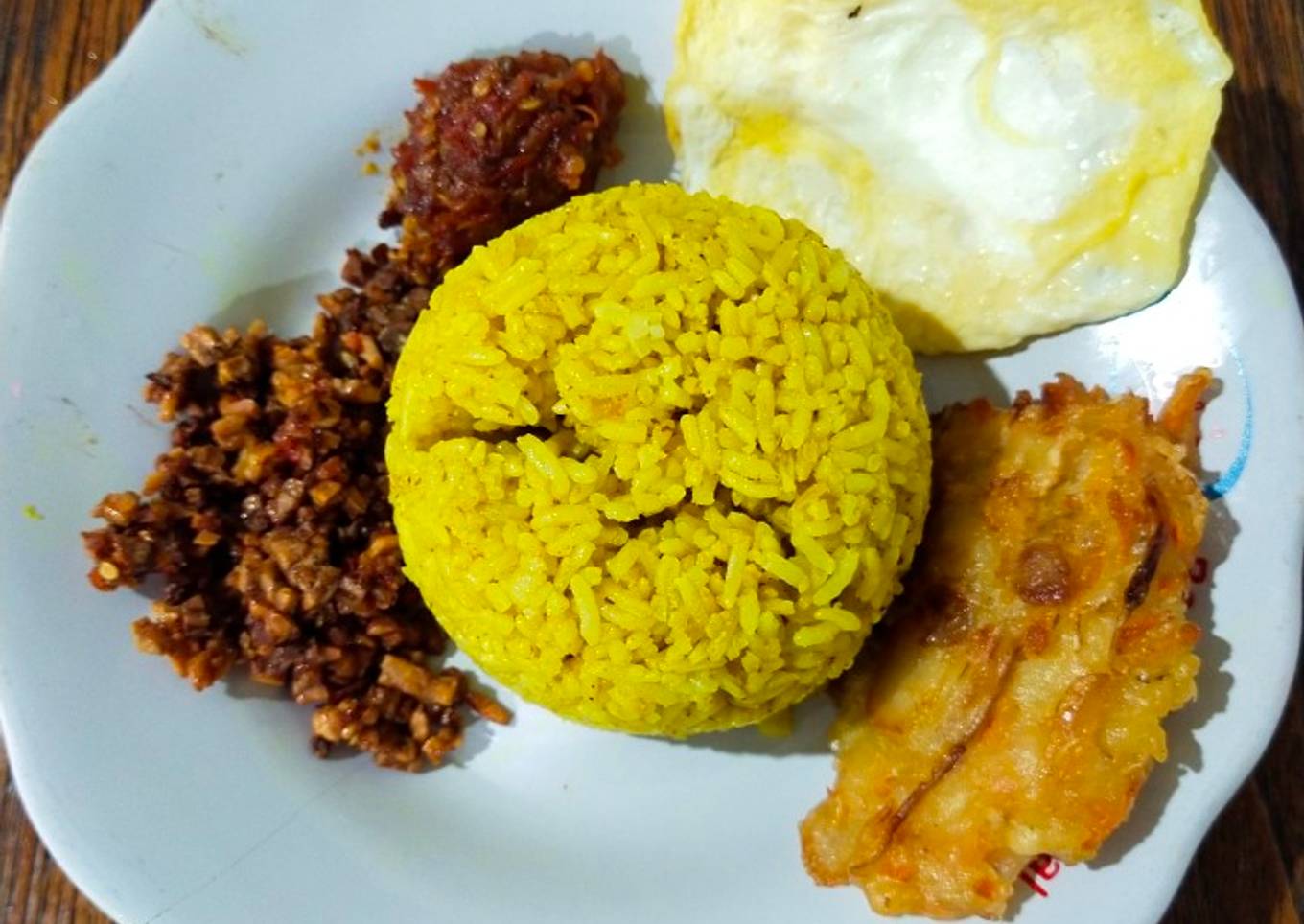 Nasi kuning sederhana tpi enak