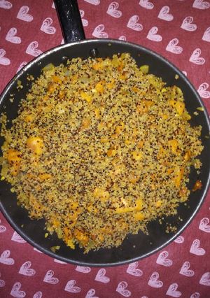 Una foto de Quinoa 3 colores con pinchitos de pollo