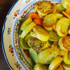 A picture of Summer Squash And Sweet Pepper Medley.