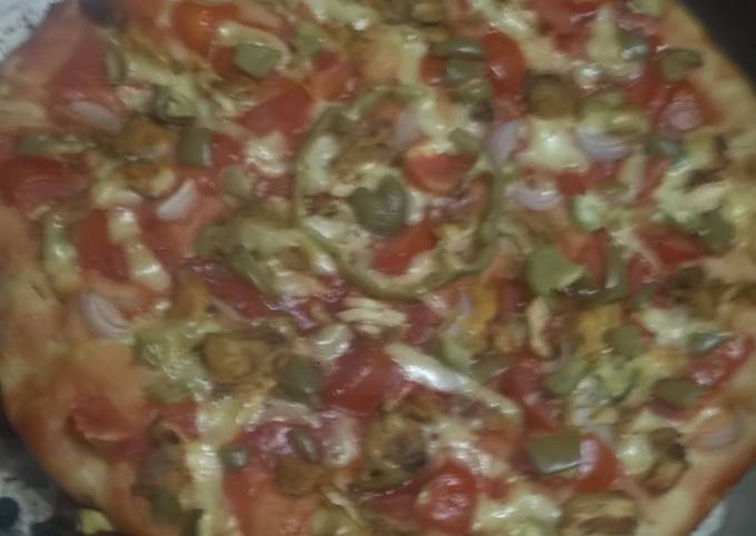Chicken veggi pizza